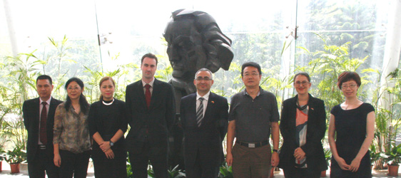 Australian Consul-General Visited