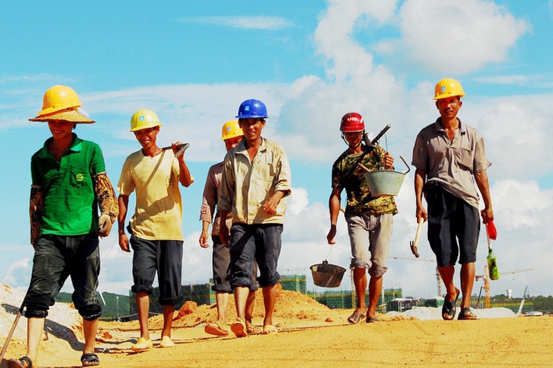 Migrant Workers Becoming Citizens to Boost Chinese Economic Restructuring