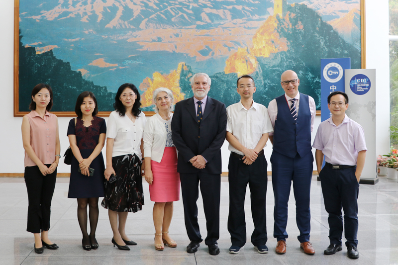 LSE Prof. Jonathan Liebenau Visits CDI