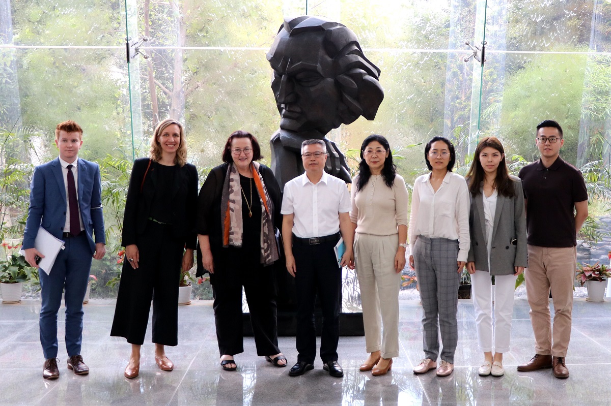 New Zealand Ambassador to China visits CDI
